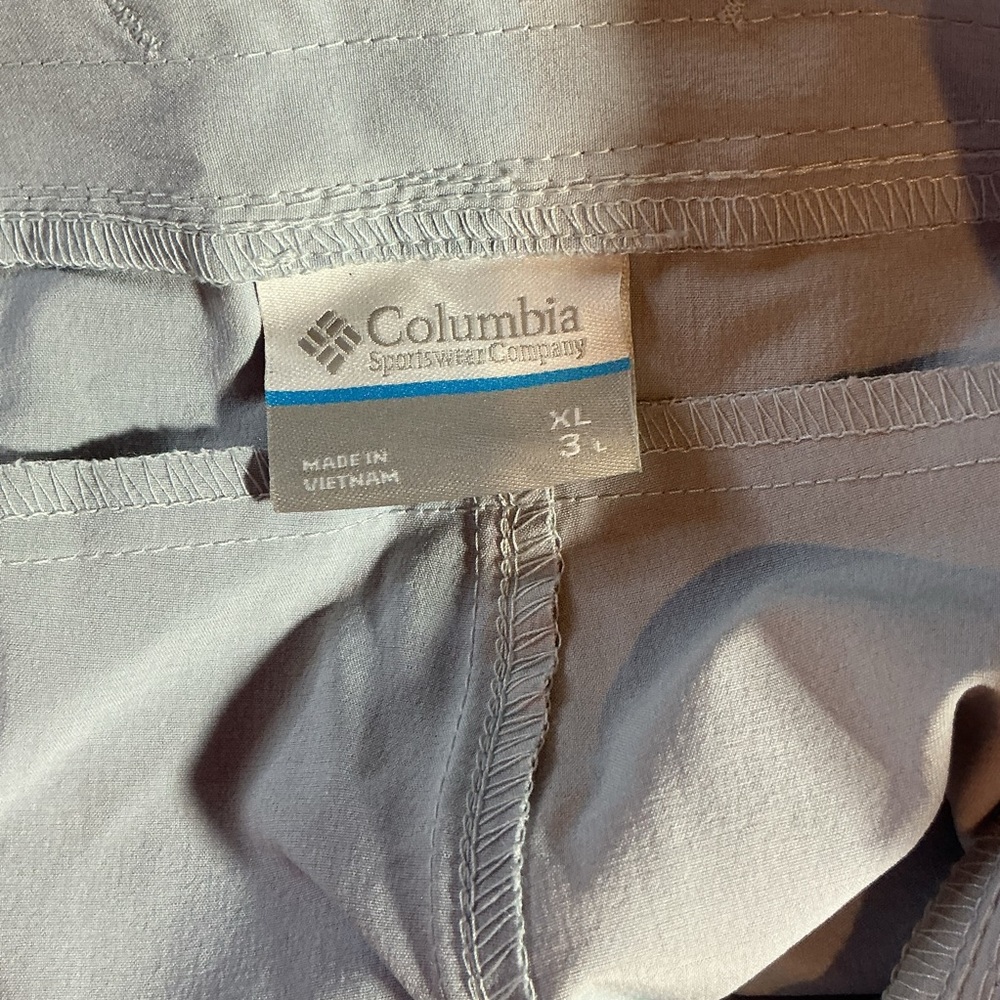 Columbia PFG Women's XL Light Gray Athletic Shorts 3” inseam NEW NWT - Picture 3 of 8